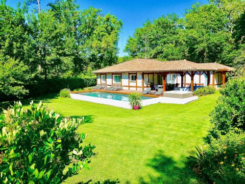 A vendre MAISON 5 PIECES 205 M2 BORD DE MER MOLIETS ET MAA