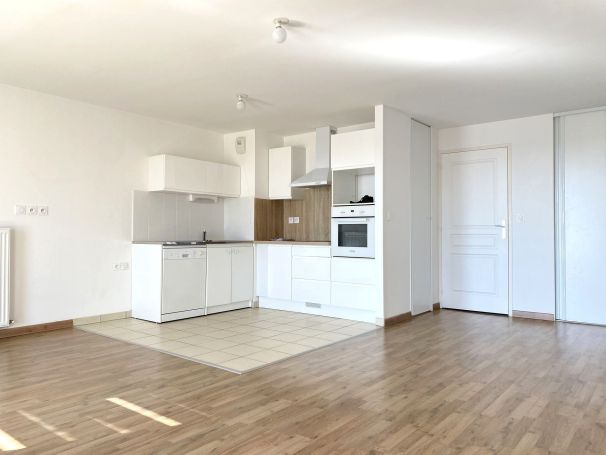 A louer APPARTEMENT T3 68 M2 BORD DE MER SAINT GILLES CROIX DE VIE