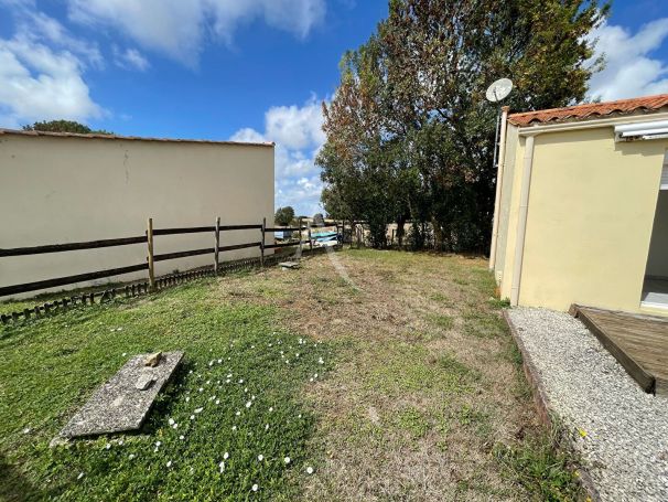 A vendre MAISON  3 PIECES 480 M2  LE BERNARD