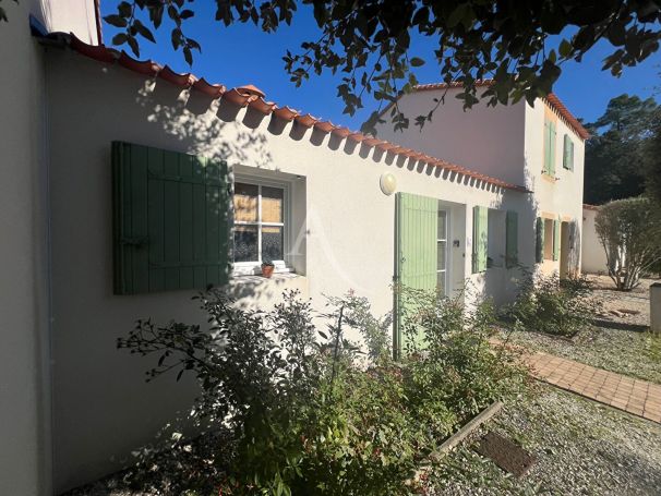 A vendre MAISON  2 PIECES 48 M2 BORD DE MER LONGEVILLE SUR MER