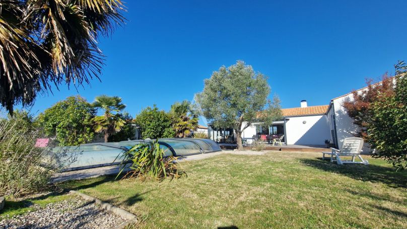 A vendre MAISON  5 PIECES 144 M2 BORD DE MER TALMONT SAINT HILAIRE