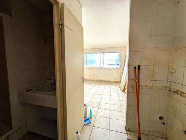 A louer STUDIO  18 M2 BORD DE MER VILLENEUVE LOUBET