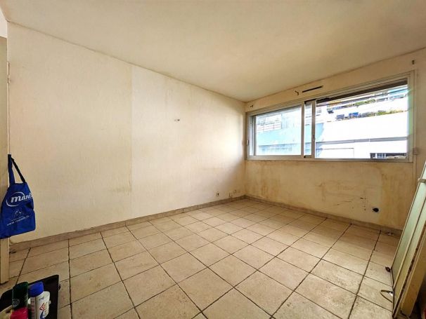 A louer STUDIO  18 M2 BORD DE MER VILLENEUVE LOUBET