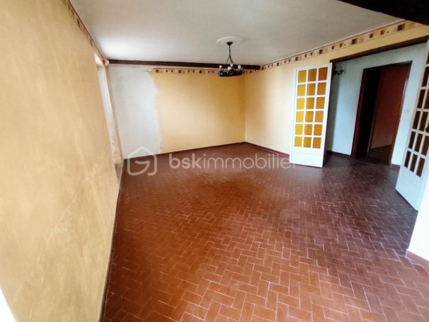 A louer APPARTEMENT T3 80 M2  CALLIAN