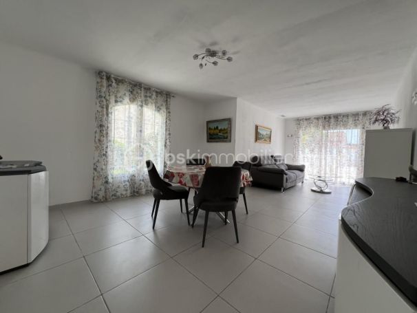 A louer MAISON  4 PIECES 116 M2 BORD DE MER SAINT LAURENT DE LA SALANQUE