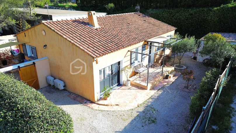 A louer MAISON  4 PIECES 103 M2  LA ROQUE D ANTHERON
