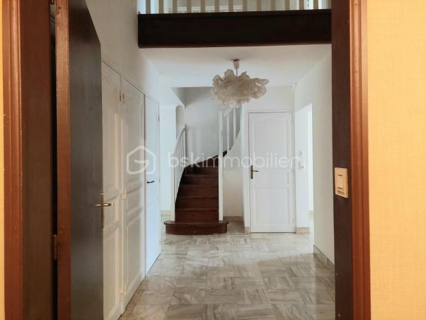 A louer APPARTEMENT DUPLEX T7 147 M2 TERRASSE  NANTES