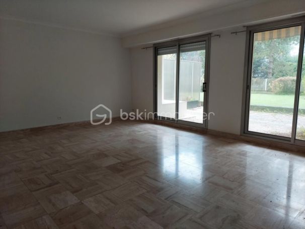 A louer APPARTEMENT DUPLEX T7 147 M2 TERRASSE  NANTES