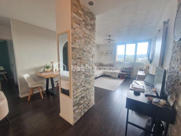 A louer APPARTEMENT T4 70 M2 BORD DE MER TOULON