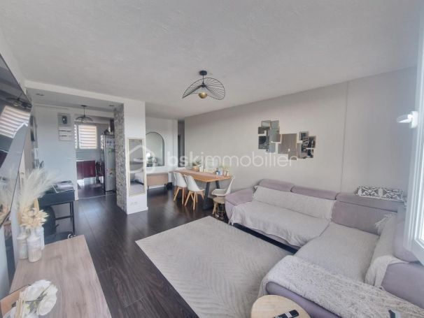 A louer APPARTEMENT T4 70 M2 BORD DE MER TOULON