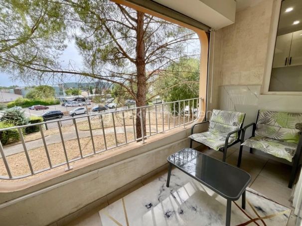 A louer APPARTEMENT NEUF T3 65 M2 TERRASSE BORD DE MER DRAGUIGNAN