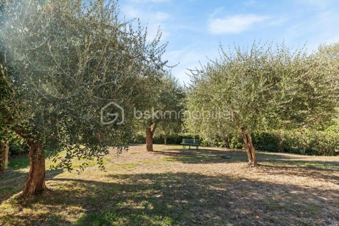 A louer MAISON  5 PIECES 167 M2  LA COLLE SUR LOUP