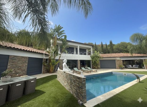 A louer MAISON  CONTEMPORAINE VUE MER OLLIOULES