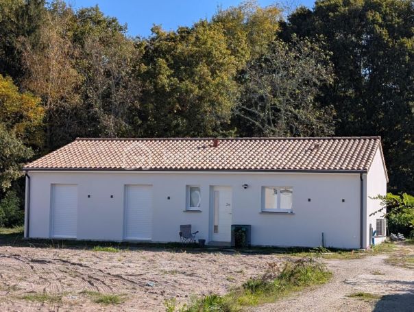 A louer MAISON  CONTEMPORAINE  SAINT YZAN DE SOUDIAC