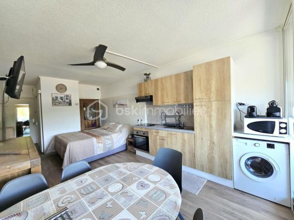 A louer STUDIO  24 M2 BORD DE MER BALARUC LES BAINS