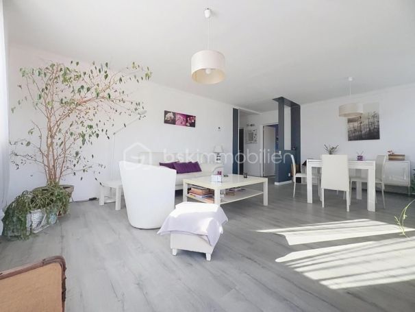 A louer APPARTEMENT T3 77 M2  BEZIERS
