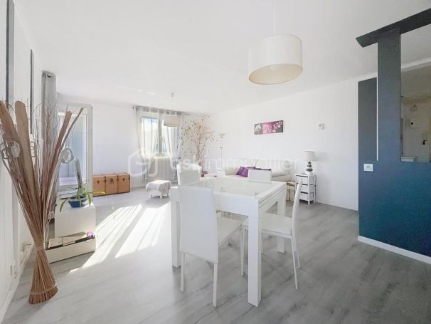 A louer APPARTEMENT T3 77 M2  BEZIERS