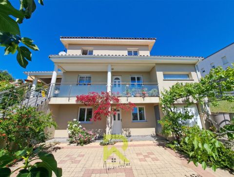 A louer MAISON 7 PIECES 180 M2 BORD DE MER NARBONNE