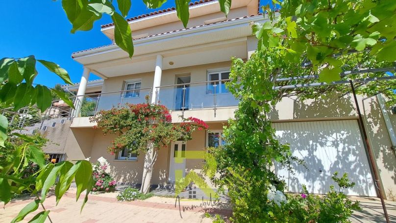 A louer MAISON  7 PIECES 180 M2 BORD DE MER NARBONNE