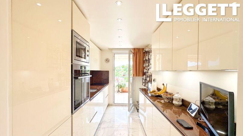 A louer APPARTEMENT DE PRESTIGE T3 80 M2 BORD DE MER MANDELIEU LA NAPOULE