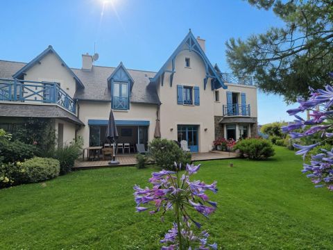 A vendre BELLE Maison 8 PIECES proche de la plage VUE MER SAINT MALO