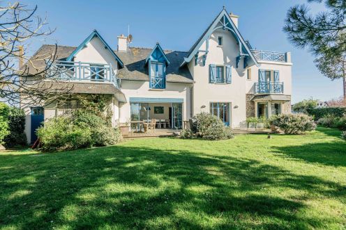 BELLE Maison 8 PIECES proche de la plage VUE MER SAINT MALO