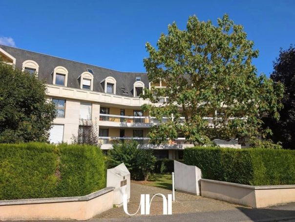 A louer APPARTEMENT DUPLEX T4 100 M2  CAEN