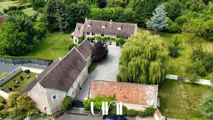 A vendre LONGèRE  13 PIECES 500 M2  REVIERS