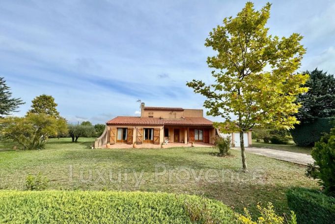 A louer MAISON  6 PIECES 184 M2  TRETS