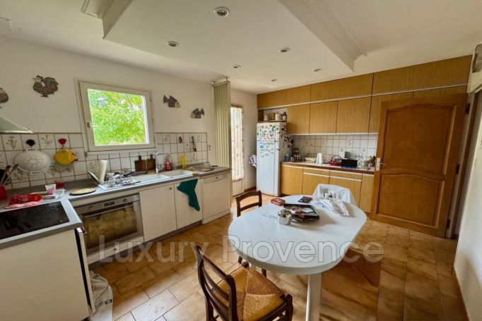 A louer MAISON  6 PIECES 184 M2  TRETS