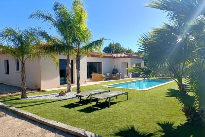 A vendre MAISON  5 PIECES 140 M2  PLAN DE LA TOUR