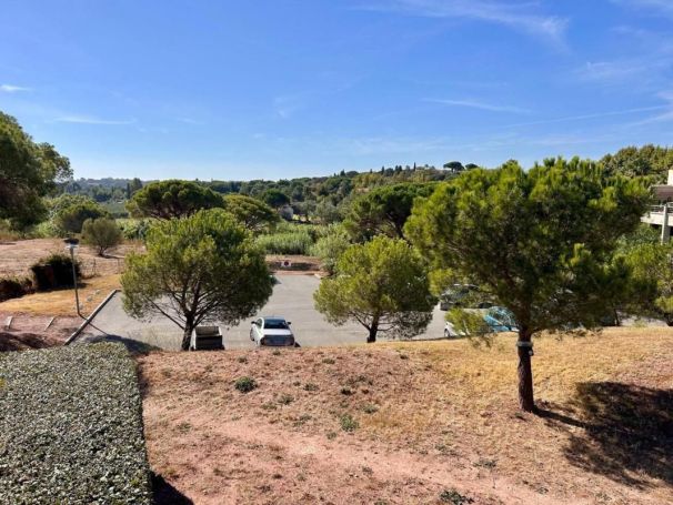 A louer APPARTEMENT T2 50 M2 TERRASSE BORD DE MER FREJUS