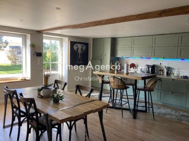 A vendre MAISON  DE MAîTRE  SAINTE GEMME LA PLAINE