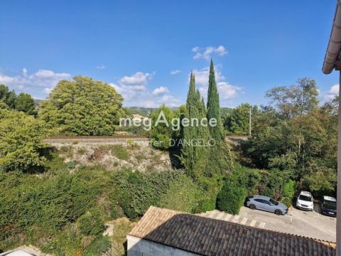 A louer APPARTEMENT T2 45 M2 BORD DE MER SANARY SUR MER