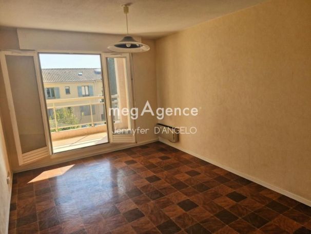 A louer APPARTEMENT T2 45 M2 BORD DE MER SANARY SUR MER