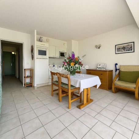 A louer APPARTEMENT T2 36 M2 BORD DE MER MOLIETS ET MAA