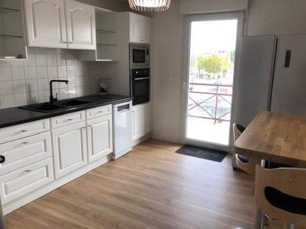 A louer APPARTEMENT T4 135 M2 TERRASSE  ROCHEFORT
