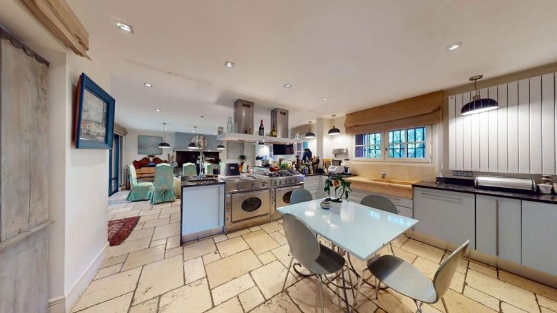 MAISON  980 M2  PALAJA