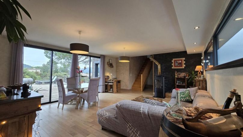 MAISON  BOIS  VINGRAU
