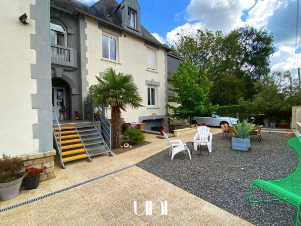 A louer MAISON  12 PIECES 422 M2 BORD DE MER PORT EN BESSIN HUPPAIN