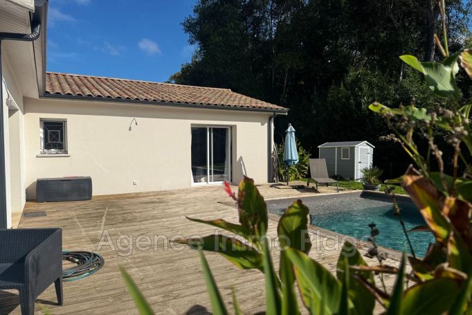 A vendre MAISON  5 PIECES 130 M2  SAINT VIVIEN DE MEDOC