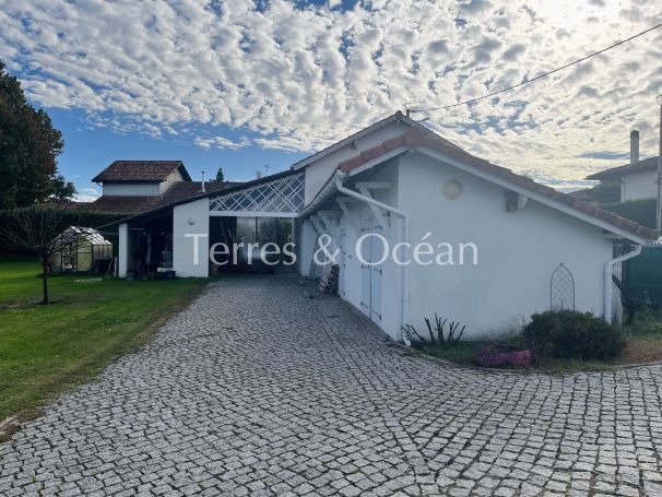 A vendre MAISON  2 PIECES 140 M2  ANGRESSE