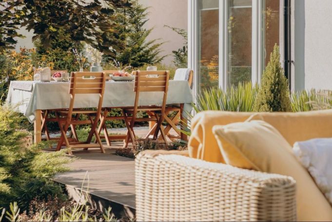 A louer APPARTEMENT T3 79 M2 TERRASSE  UZES