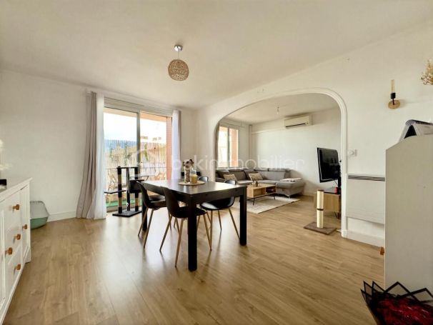 A louer APPARTEMENT T3 67 M2  NIMES