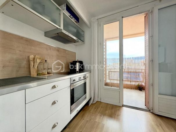 A louer APPARTEMENT T3 67 M2  NIMES