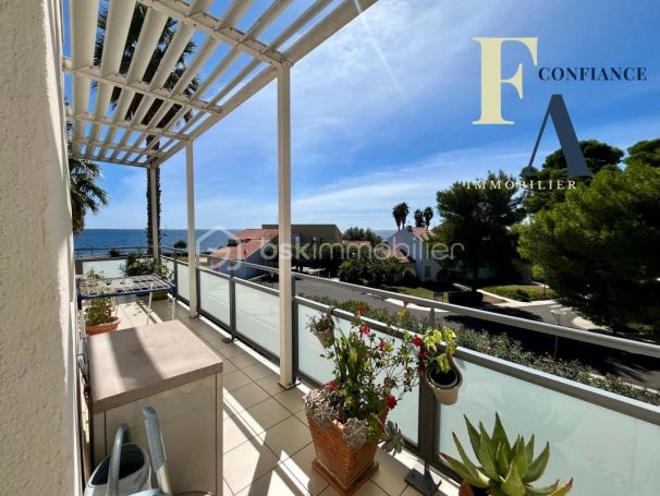 A louer APPARTEMENT DE PRESTIGE T3 70 M2 TERRASSE BORD DE MER MEZE