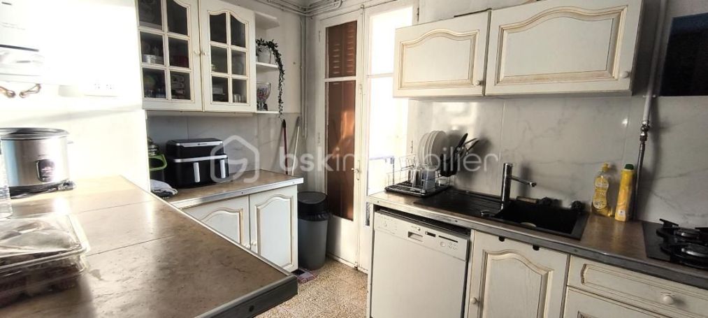 A louer APPARTEMENT T4 76 M2 BORD DE MER TOULON