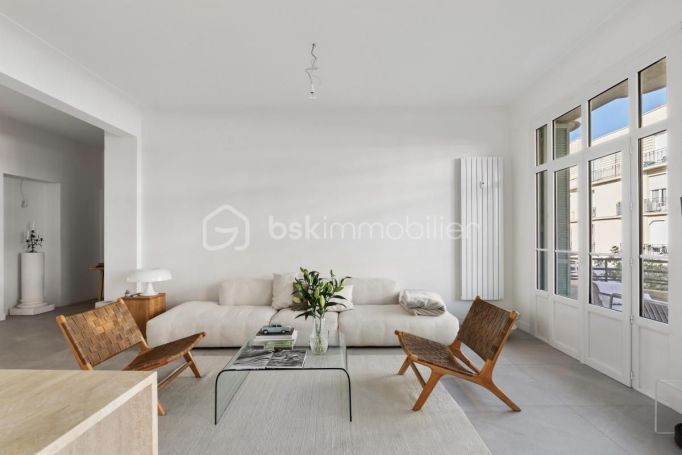 A louer APPARTEMENT DE PRESTIGE T4 90 M2 TERRASSE BORD DE MER NICE