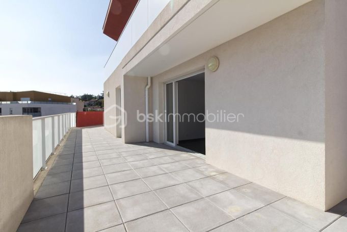 A louer APPARTEMENT T3 69 M2 TERRASSE  NIMES