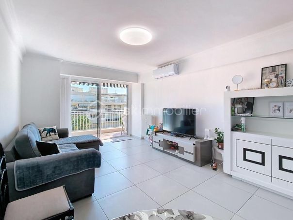 A louer APPARTEMENT T3 67 M2 BORD DE MER CANNES